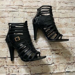 Cage bootie high heels in black